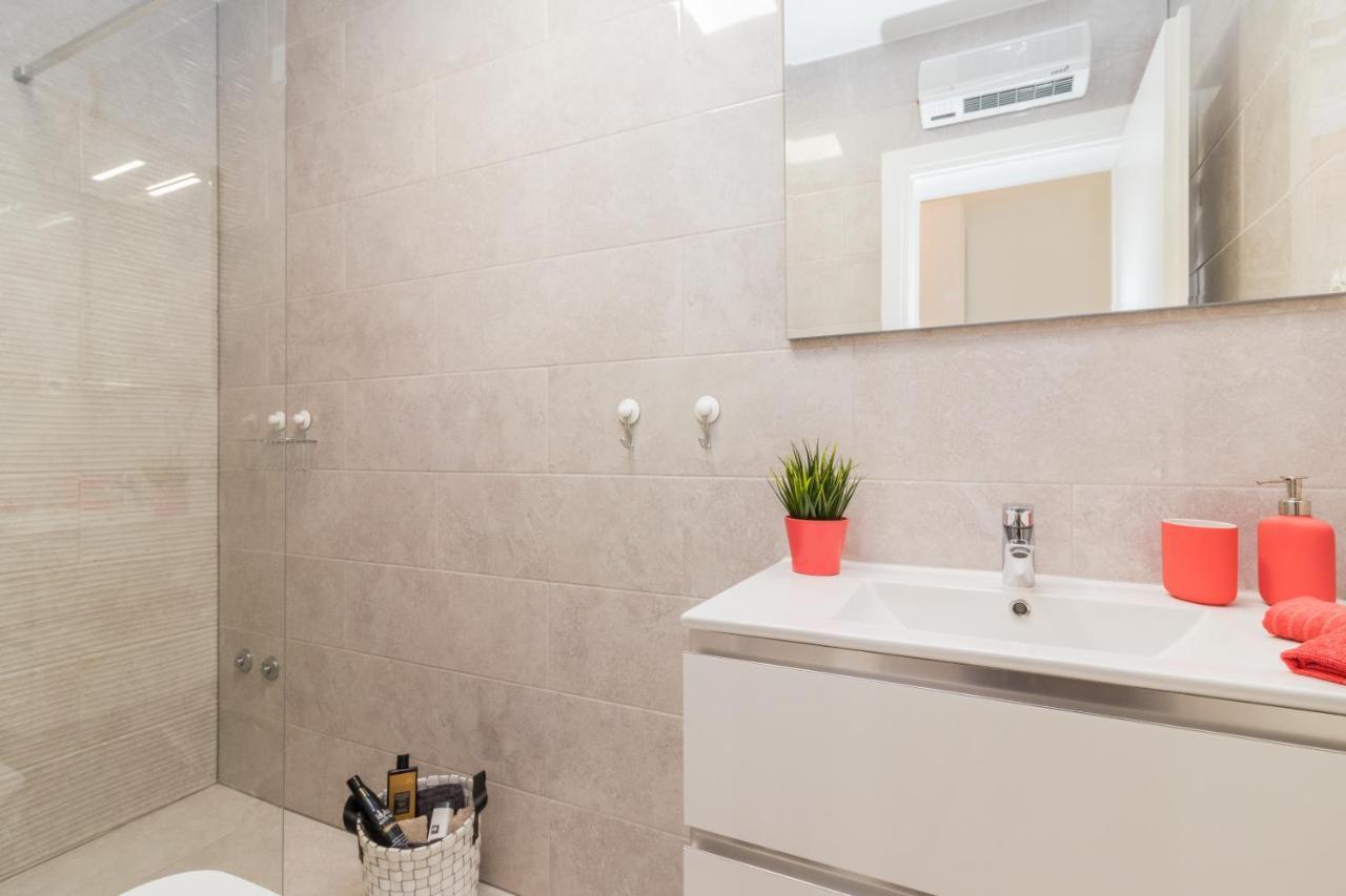 New Apartment Near Sea With 3 Bedrooms And 2 Bathrooms Pula Luaran gambar
